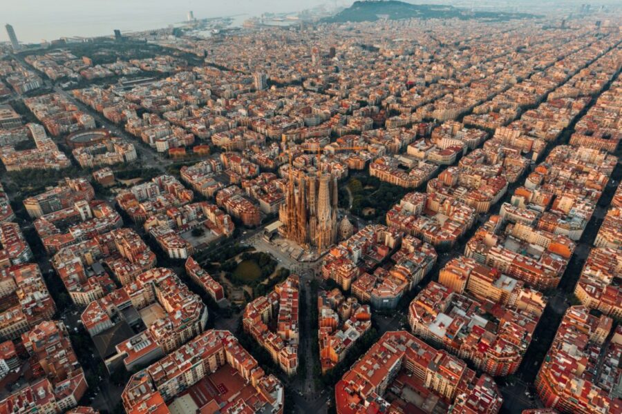 Barcelone, une symphonie ensoleillée de culture, d’architecture et de plages idylliques 